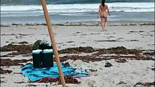 Карибски гол плаж ден втори част 3 - Диво ръчно на непознат