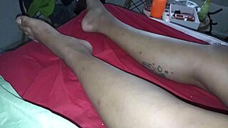 Olha, o camel toe da minha esposa parece tão suculento!