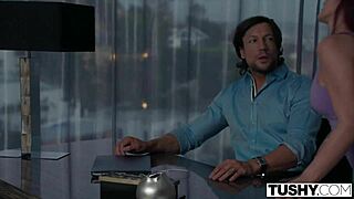 Изневеряваща съпруга хваната и доминирана в анална игра