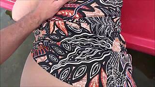 “Gyere, lovagolj rám keményen ezen a pedálos csónakon a tavon!”