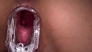 里面紧外面软，她完美适合硬核猛干。忍不住那湿润剃毛小穴。