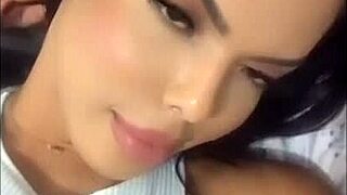 Συλλογή αδύνατων νέων τρανς πόρνες στη δουλειά