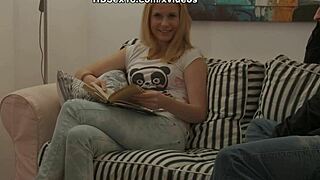 Sjenert blondine, klar for heftig hardcore anal på cam?