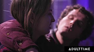 Helvete! Voyeur tjej 18+ tittar på Aidra Fox och Kristen Scott slickar fittor!