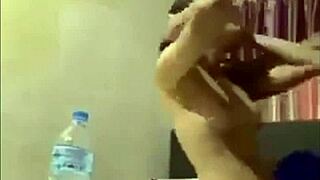 야, 내 네팔 흥분한 아내가 남친과 우리 침실에서 떡침