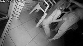 แอบนอกใจจริงกับภรรยาเพื่อนในเรื่องรักสาธารณะ