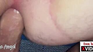 הרגש את התחת הגיי הצר לוקח אנאל עמוק קרימפיי מקרוב