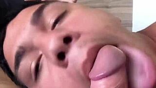 Βραζιλιάνα τρανς ρουφάει πούτσο τόσο καλά