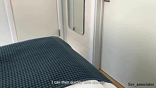 God morsdag, stemor, vil du våkne til anal?