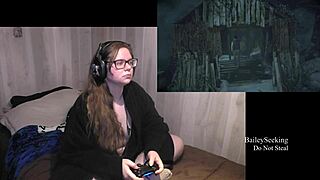 巨乳タトゥーブラウンがランジェリーでUntil Dawnプレイ