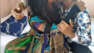 Uma esposa desi quente pode cavalgar o marido melhor que isso?