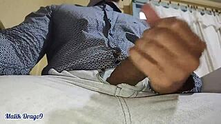 Malik Drago9 niin kiimainen töissä, runkkaa isoa kyrpää ja laukeaa paljon