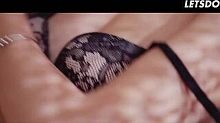 लेस्बियन सौतेली बहनें Anya Krey और Aisha की सुबह की चुदाई