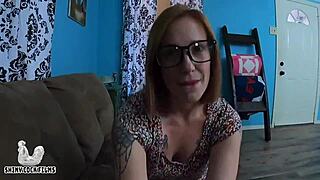 Учительница Джейн Кейн соблазняет ученика на кремпай в миссионерской позе