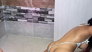 Pornstar colombiana sexy monta polla salvajemente en POV