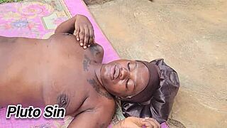 Escrava se submete a BDSM de horror em atualização de pecado irreversível