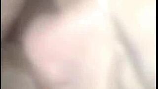 Fangede du den rødhårede cougar-mor der rører sig selv i POV?