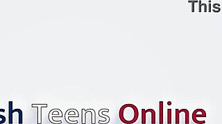 Remaja Inggris 18 Tahun Goyang Mesin Ngentot Pakai Lingerie!