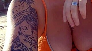 ビーチでボインをフラッシュして今日買い物