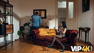 เฮ้ยสาวผมน้ำตาลเซ็กซี่ นั่นคือสัญญาณให้ดูดควยแก่เหรอ?!