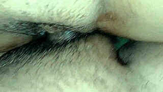 Nevlastní bratr mnul a vrtal hladkou kundu s lehkostí