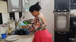 Маћеha жуди за курчем, јебе пријатеља посинка!