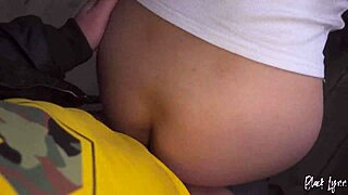 Hei, haluutko nähdä Black Lynnin ottavan spermat riskialttiissa julkisissa pikapanossa?