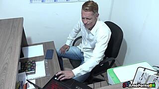 Esposa se troca com presença dos sobrinhos em casa