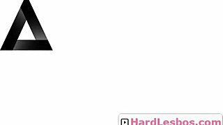 बस्ट्री रेडहेड क्लाइंट कर्ली टीन मसाजिस्ट से लिकिंग और किसिंग के साथ सेड्यूस होती है