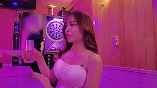 बिग अस एशियन फेम्बॉय के बारे में बात करते हुए गेम पीओवी सीन में!