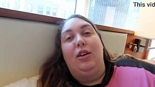 Jazmine Jynx delar sin labiaplasty-resa i vlog före och efter.