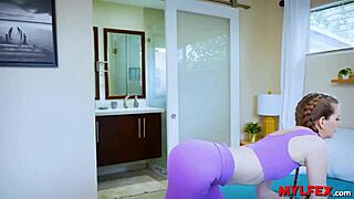 La gymnaste rousse mince peut-elle gérer un anal brutal après l'entraînement ?