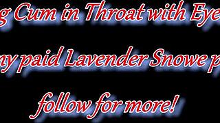 Domina-mommy saa kasvonsa naidun polvisukissa ja laseissa, siemen kurkkuun