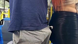 Estudante Foi Encoxada Dentro Do Onibus.