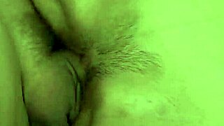 Kicsi ázsiai mostohalány Kimora Quin ellenáll a mostohaapa farkának