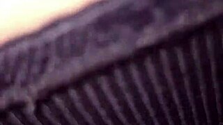 Eu fodo a empregada puta na cama de legging e lingerie, ela grita no creampie 🔥🍑