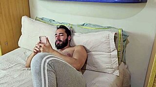 Tukar bola kaki jadi creampie panas bareng milf pirang atletis, naik kontol raksasa pakai lingerie sampe orgasme hebat