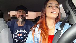 Den stygga app-chaffisen prickade en passagerare som runkade bak i bilen och knullade honom barbacka