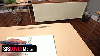 Szőke tanár sóvárog hármasra mostohatestvér diákokkal puncinyalás és arcraélés tanár hármas