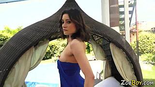 Får denna kinky europeiska babe leksaker och fingrande i hård analfetisch-action?