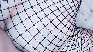 เมียถุงน่องชอบโดนเย็ดแรงๆ หีแฉะรอควยกระแทกลึก