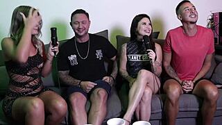 Åh jeg viser min fisse efter at sige jeg elsker den dpv-fetish mens jeg stønner og bliver kåt af chupada - Bruno Abate og Jenni Faria i rødt silke