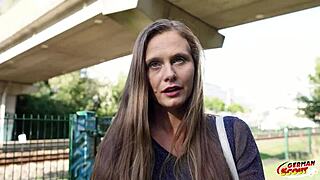 Alman scout doğal kıllı amlı kızı kapıp rough castingte birden squirt orgazmı