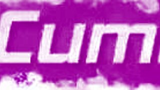 Бюстава зряла Кенди Къмингс сваля разкъсвайки дрехи с играчки!