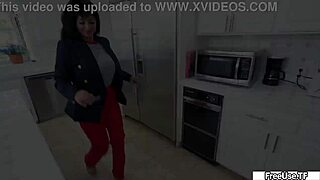 Мамка милфа разменя секс за кеш – блаженство от глътната сперма!