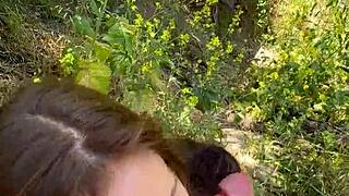 POV: Малка румънка Надя Ноя се задушава от огромен хуй на пътека минет