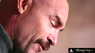 Sheena Ryder хваща Melissa Stratton да прави nuru с мъжа си?