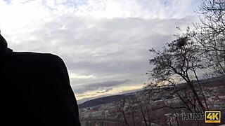 Секси рижа изневерява за пари на скрита камера