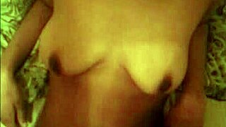 Amateur couple fucking with toys and assplay in homemade scene?