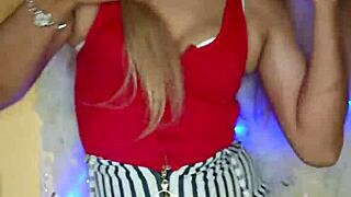 美しいトラベスティがメイクしてて、すごく素敵だよね？😍